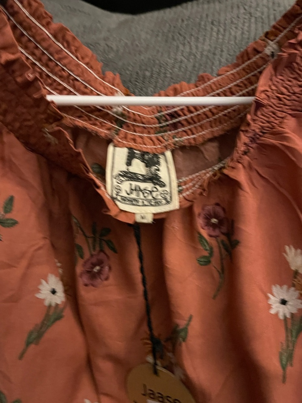 Jaase Women’s Rust Floral Off-Shoulder Top Size Medium NWT - Picture 9 of 11
